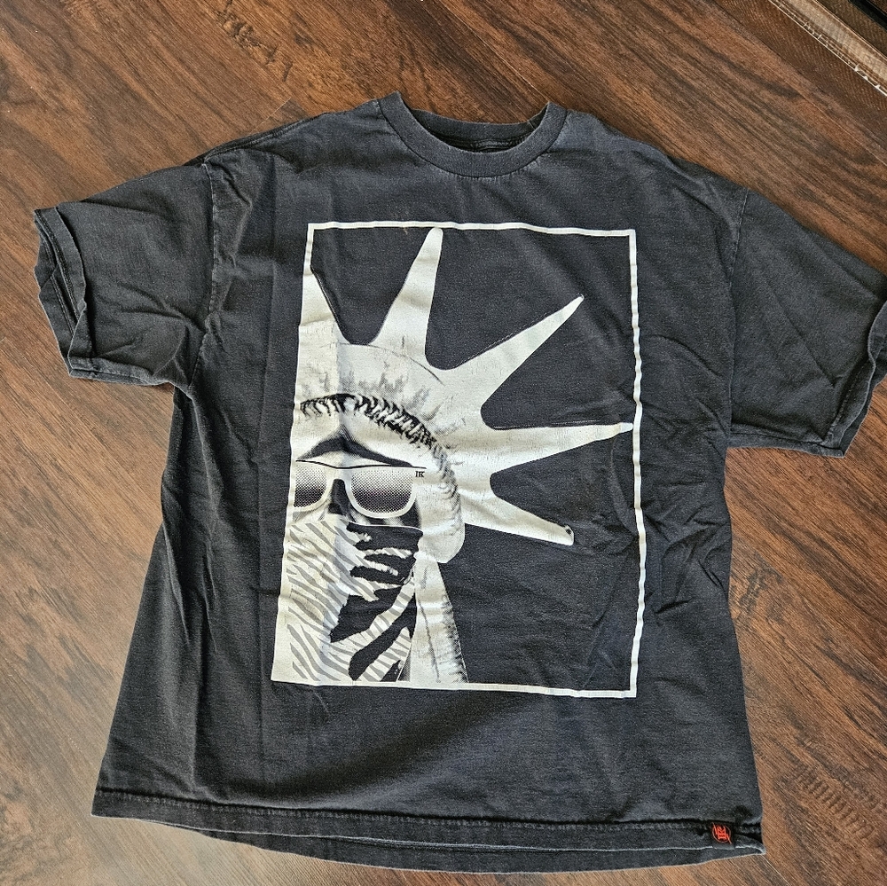 Y2K Statue of Liberty T-shirt